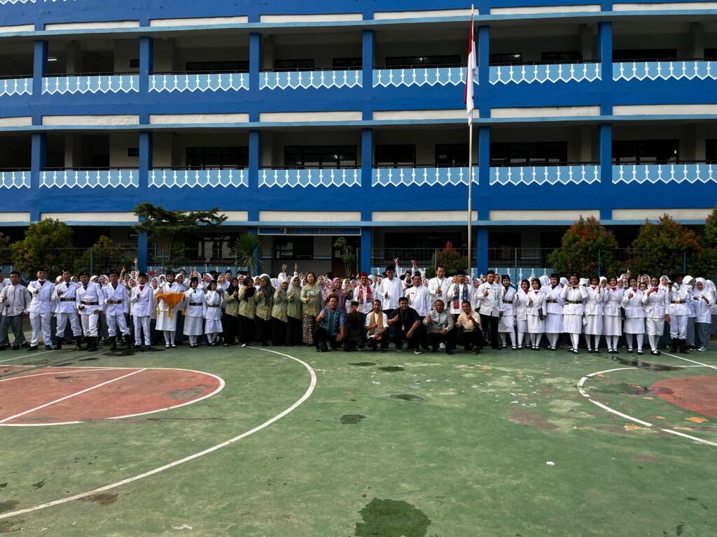 Memperingati Hari Pendidikan Nasional SMK Negeri 72 Jakarta